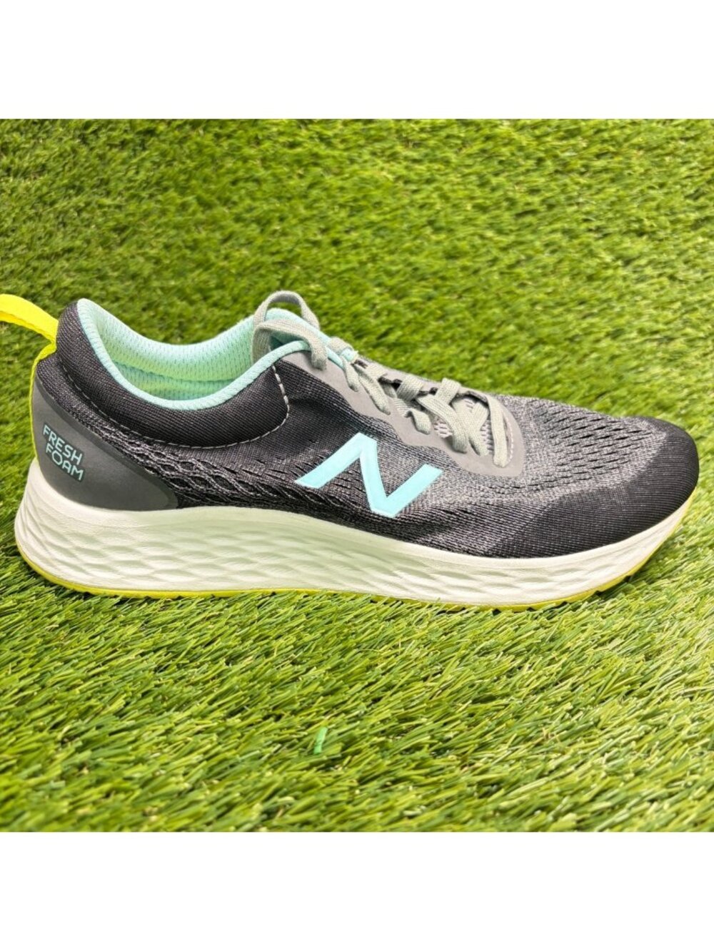 New Balance Fresh Foam Arishi v3 Women Size 10D Gray Blue Running Shoes Sneakers